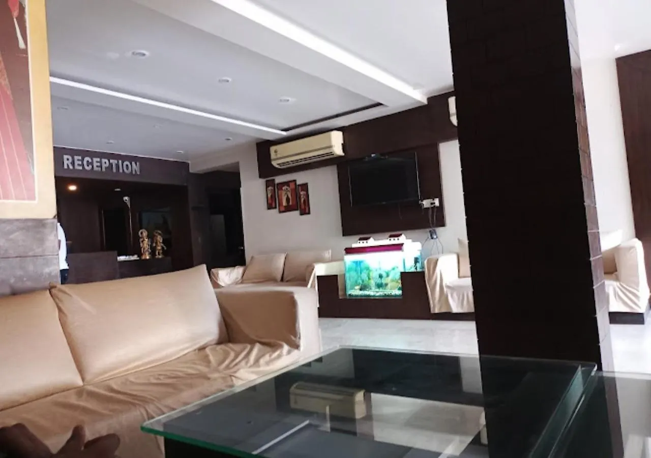 Hotel Park Plaza Варанаси